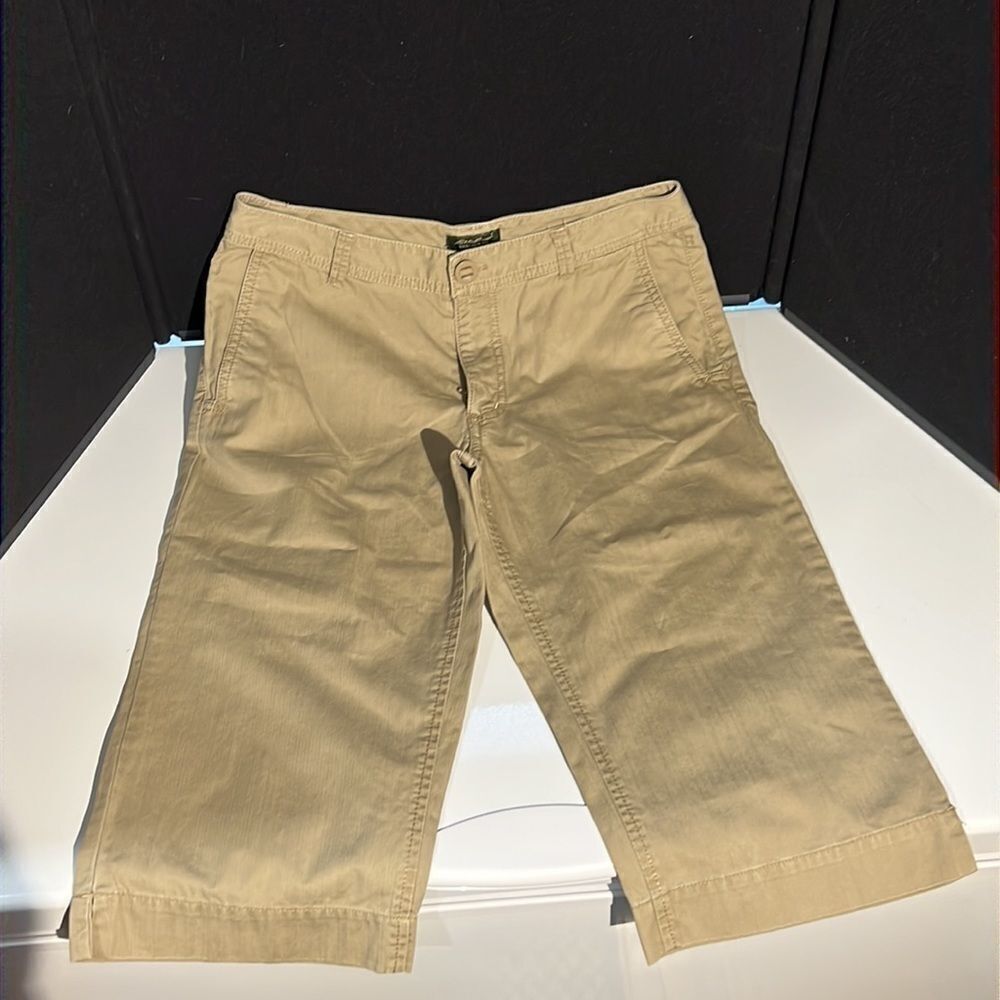 Eddie Bauer Vashon Fit Bermuda Shorts - Knee Length 16” Inseam Size 2